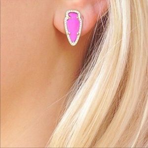 Kendra Scott Skylette stud. Magenta/gold